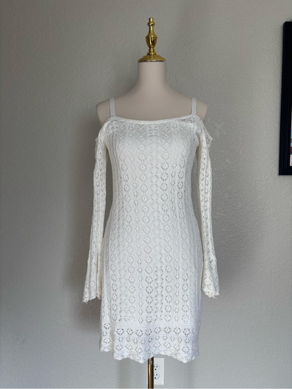 VENUS White Crochet Cold-Shoulder Midi Dress